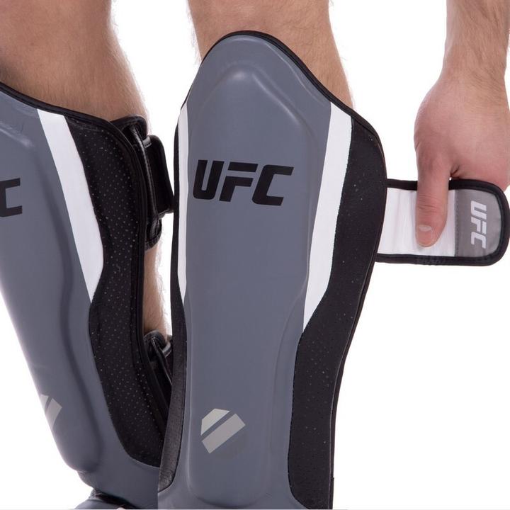 Immagine prodotto UFC Parastinchi da allenamento in pelle (XL)