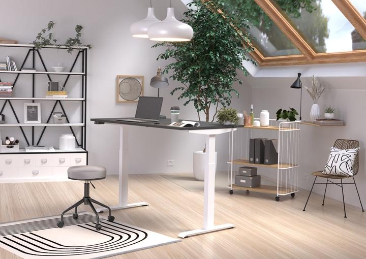 Actual product image Germania JET height-adjustable desk graphite rectangular, T-leg frame white 140.0 x 80.0 cm (140 x 72 cm)