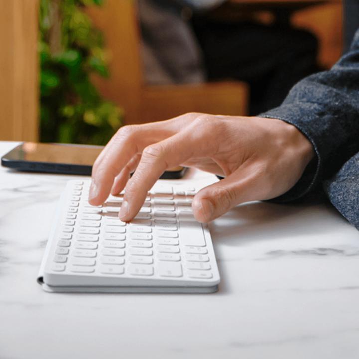 Produktbild Logitech KEYS-TO-GO 2 (Eng. Int., Kabellos)