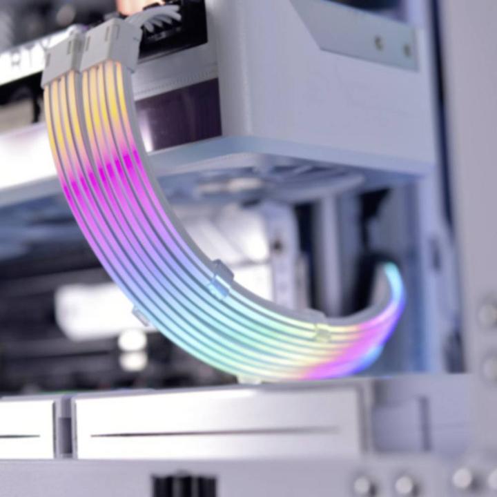 Produktbild Lian-Li Strimer Plus V2 (RGB)