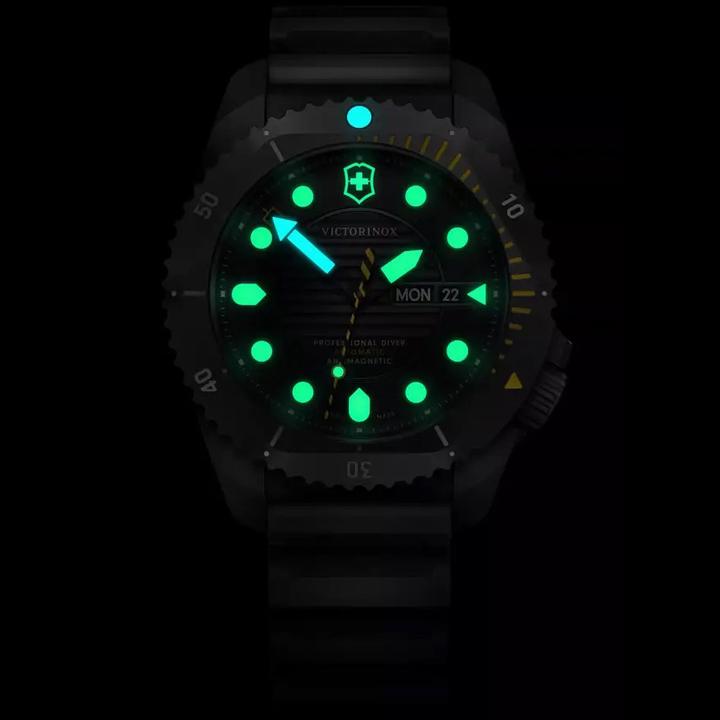 Produktbild Victorinox Dive Pro Automatic (Taucheruhr, 43 mm)
