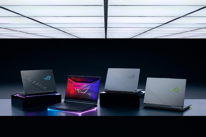 Actual product image ASUS G835LX-SA008W