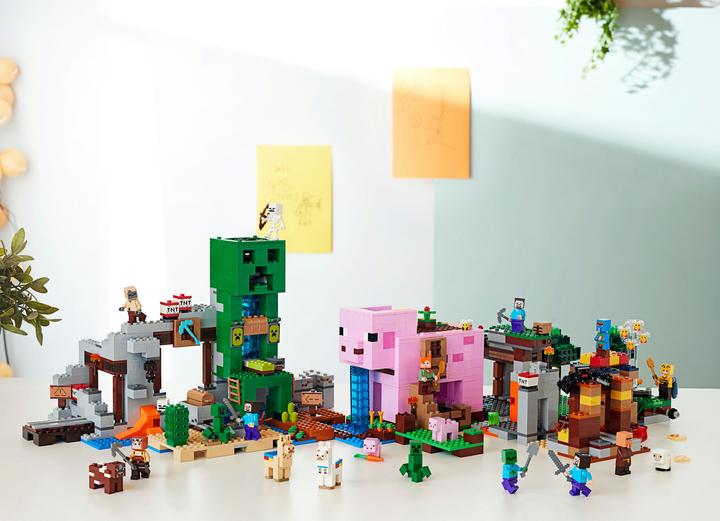 Actual product image LEGO The Pig House (21170, LEGO Minecraft)