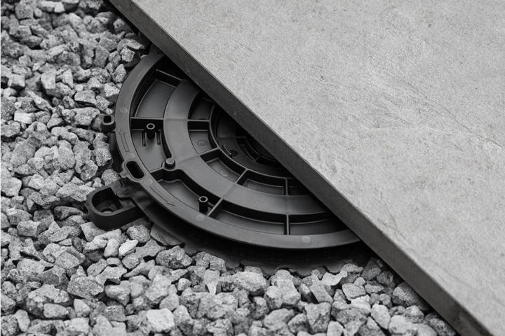 Produktbild Sanpro Ausgleichsscheiben für Terrassenplatten mit +7 % Gefälle-Keil