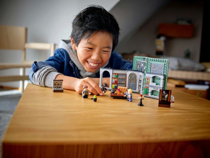 Immagine prodotto LEGO Momento di Hogwarts: Classe Pozioni (76383, LEGO Harry Potter, Set LEGO rari)
