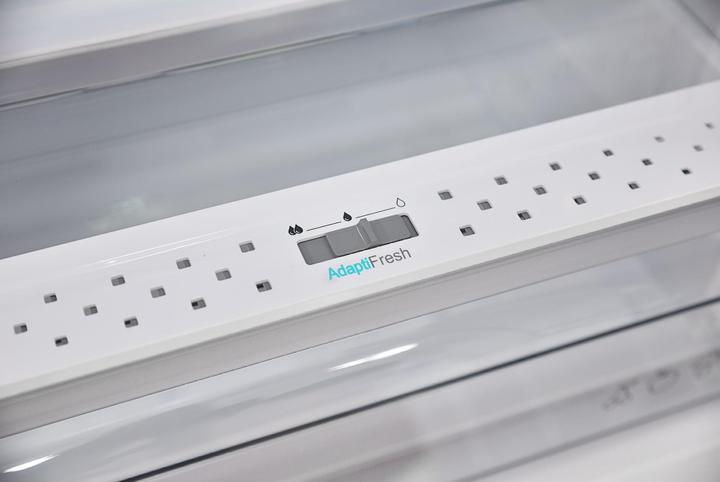 Actual product image Sharp SJ-FBB05DTXBD-EU (288 l)