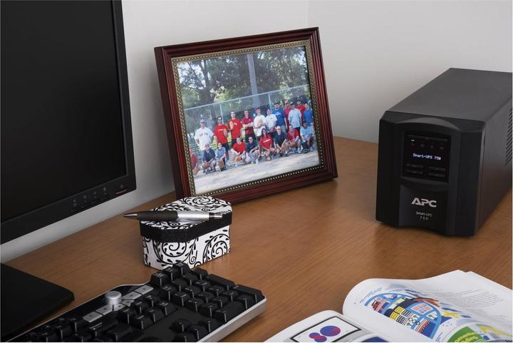 Image du produit APC Smart-UPS 750VA LCD version US Tower Smartslot USB with Smartconnect (750 VA, 500 W, Line-interactive Onduleur)