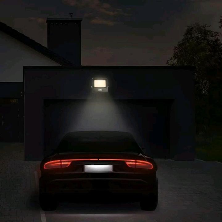 Produktbild V-TAC VT138S 30W LED PIR Sensor Fluter SAMSUNG Chip Black Body 3000K (2340 lm, IP65)