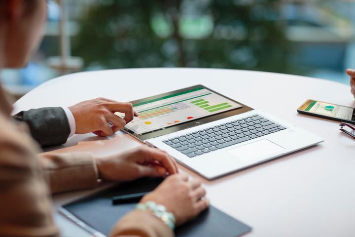Produktbild HP EliteBook x360 1030 G2 1EP00EA (13.30", Intel Core i7-7500U, 8 GB, 512 GB, CH)