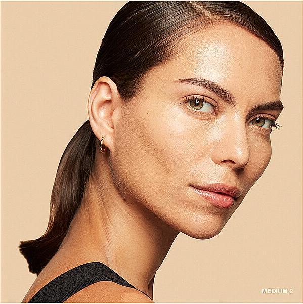 Actual product image Bobbi Brown Vitamin Enrichie Skint Tint Sun Protection Factor 15 Medium 2 (Medium 2)