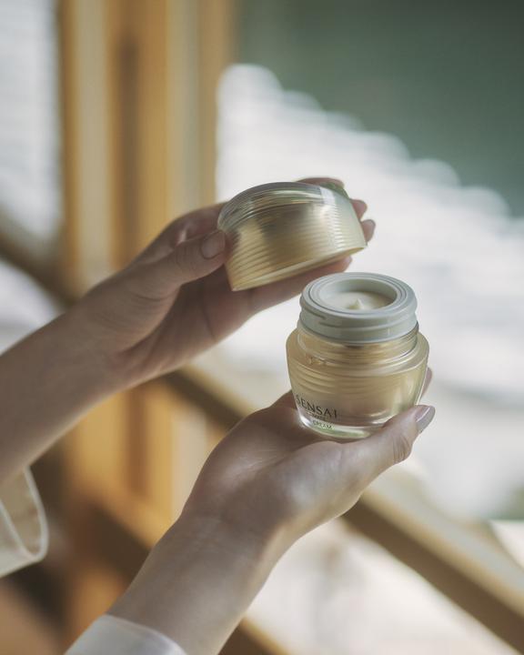 Actual product image Sensai Ultimate The Cream (Refill) (40 ml, 24h cream)