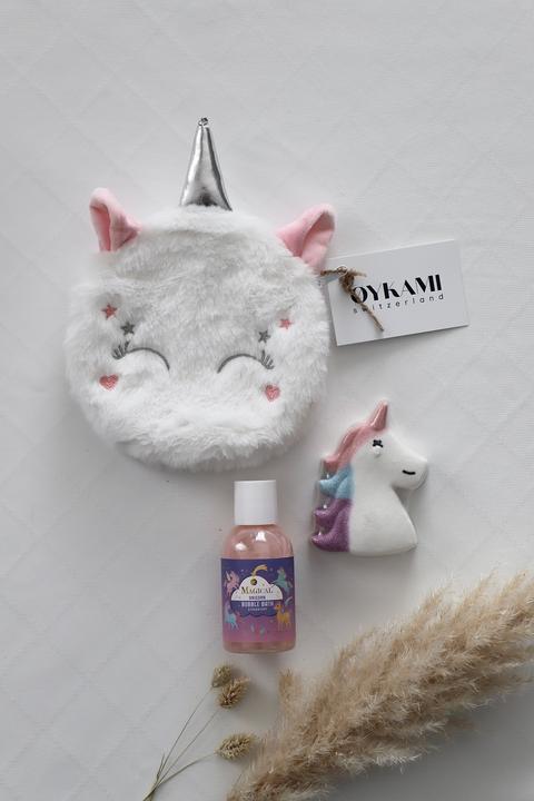 Produktbild Oykami Geschenkbox Mädchen "Einhorn Kosmetiktasche" Flauschig (Körperpflegeset)