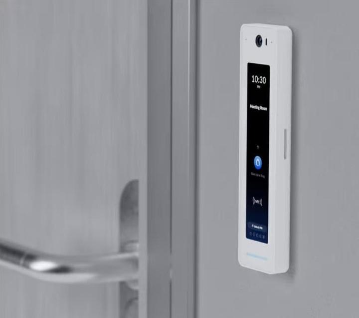 Actual product image Ubiquiti G2 Starter Kit Professional (Wired)