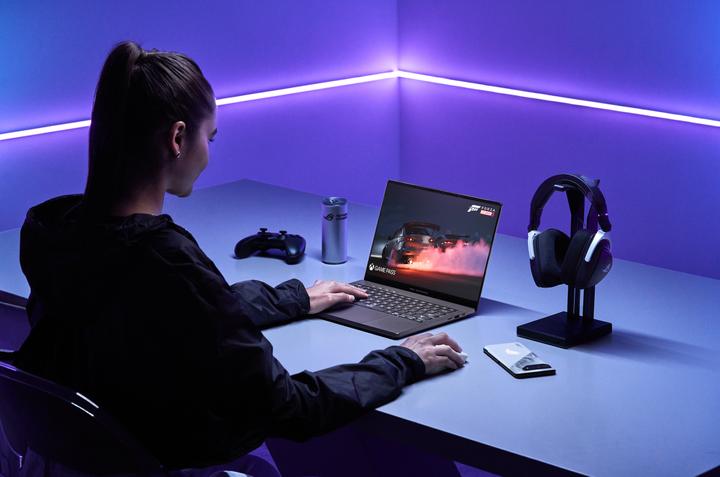 Immagine prodotto ASUS ROG Zephyrus G14 (14", AMD Ryzen 9 8945HS, 16 GB, 1000 GB, DE)