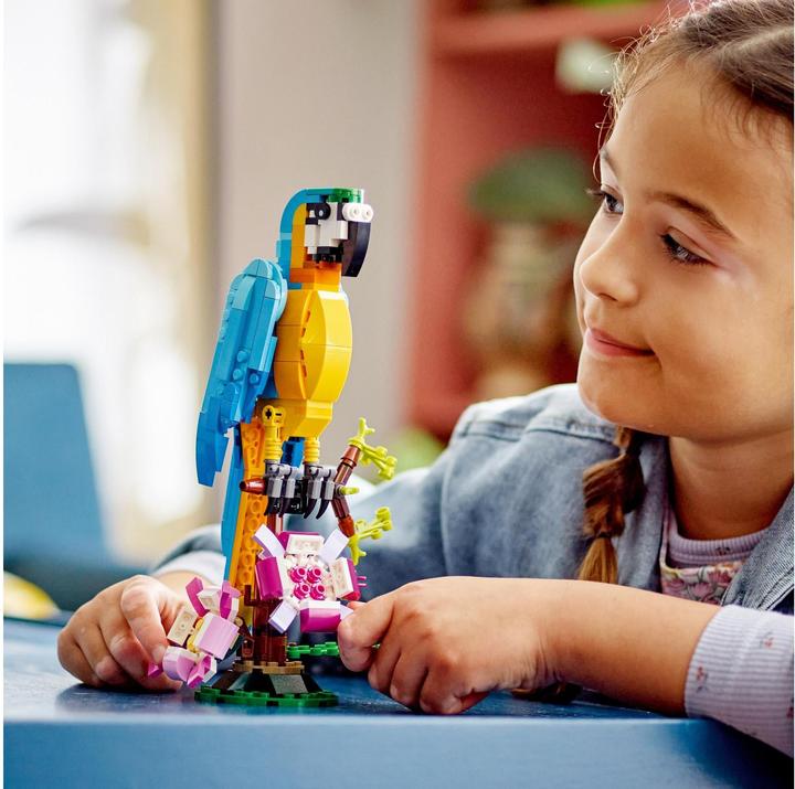 Actual product image LEGO 31136 Exotic parrot (31136, LEGO Creator 3-in-1)