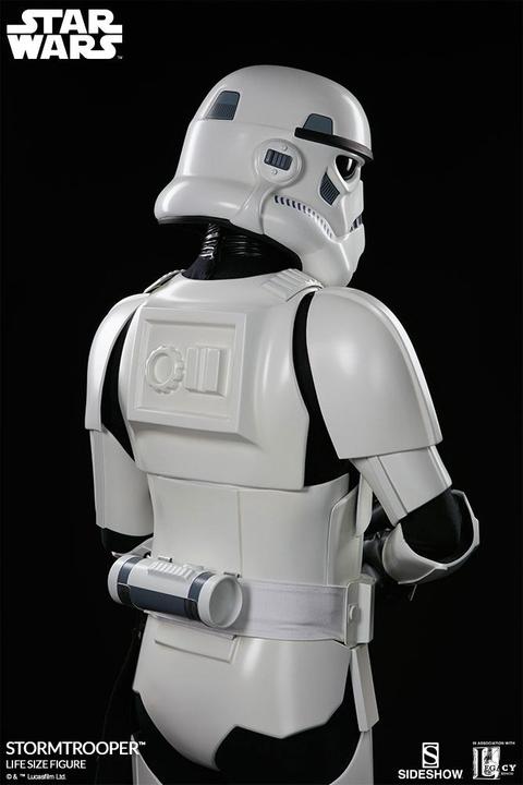Actual product image Sideshow Star Wars Life-Size Statue Stormtrooper 198 cm