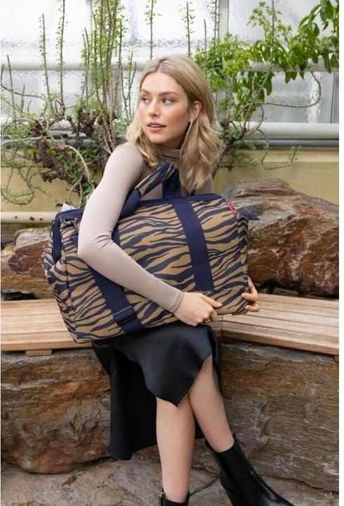 Actual product image reisenthel Shoulder Bag Allrounder L Sumatra
