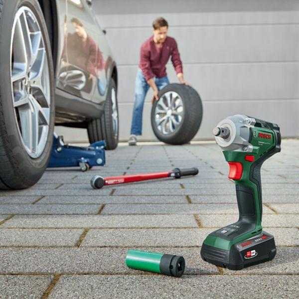 Image du produit Bosch Home & Garden UniversalImpactDrive 18V-350 (Fonctionnement sur batterie)