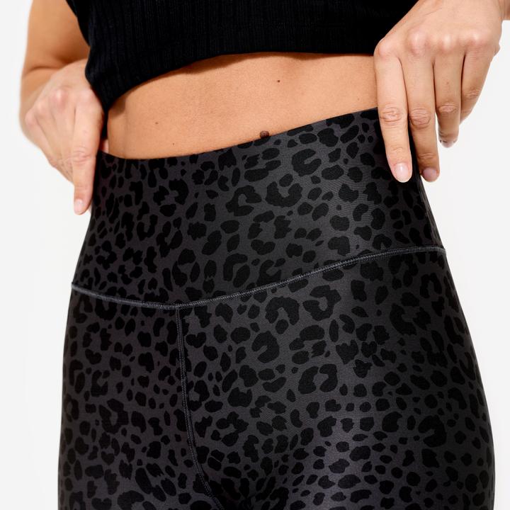 Produktbild Domyos Shorts Radlerhose Damen dehnbar - Leopardenprint dunkelgrau (L)
