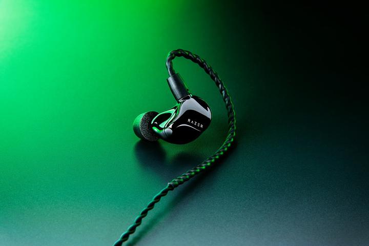 Actual product image Razer Moray - Ergonomic in-ear monitor for all-day streaming (Cable)