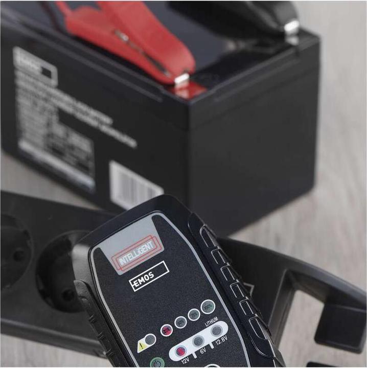 Image du produit Emos Chargeur de batterie de voiture /12V 0,8A (12V, 6V, 0.80 A)
