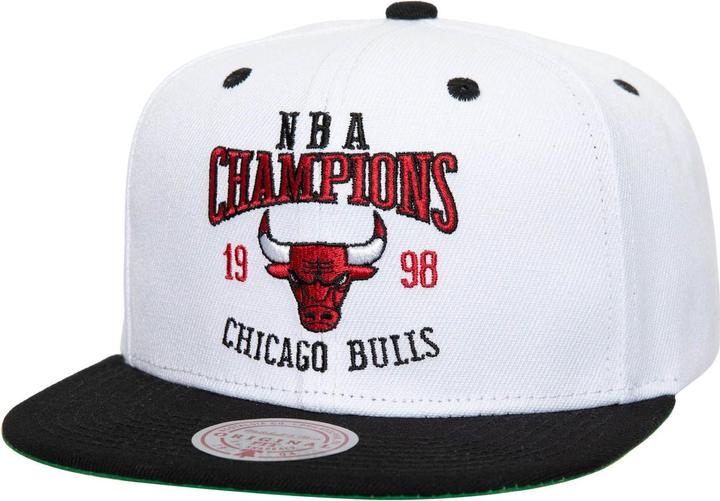 Produktbild Mitchell & Ness Snapback Cap CHAMPIONS Chicago Bulls weiss (One Size)