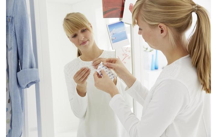 Produktbild tesa TACK doppelseitige Klebebads, transparente Klebestreifen (0.02 kg)