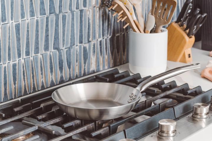 Actual product image de Buyer Pan Alchimy steel grey (24 cm, Frying pan, Stainless steel)