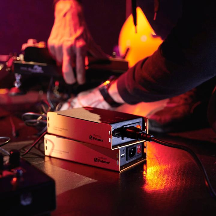 Produktbild Palmer Audio PWT 06 IEC - Universal Pedalboard Netzteil mit USB (Gitarre)
