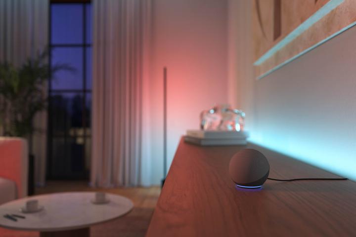Produktbild Philips Hue Gradient Ambiance Erweiterung (Mehrfarbig, 100 cm, Indoor)