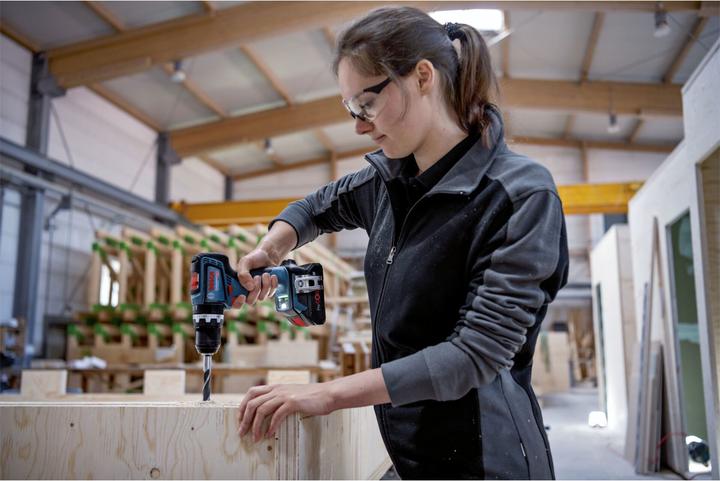 Actual product image Bosch Professional GSB 18V-90 C cordless impact drill (2x4.0Ah ProCore, GAL 18V-40, L) (Rechargeable battery operated)