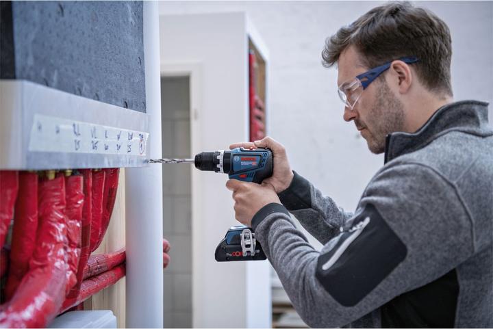 Actual product image Bosch Professional GSB 18V-90 C cordless impact drill (2x4.0Ah ProCore, GAL 18V-40, L) (Rechargeable battery operated)