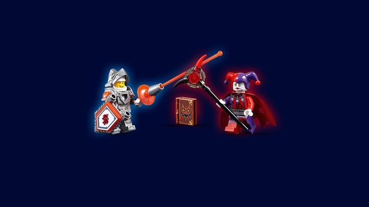 Actual product image LEGO Nexo Knights Jestro’s Evil Mobile (70316, LEGO Nexo Knights)