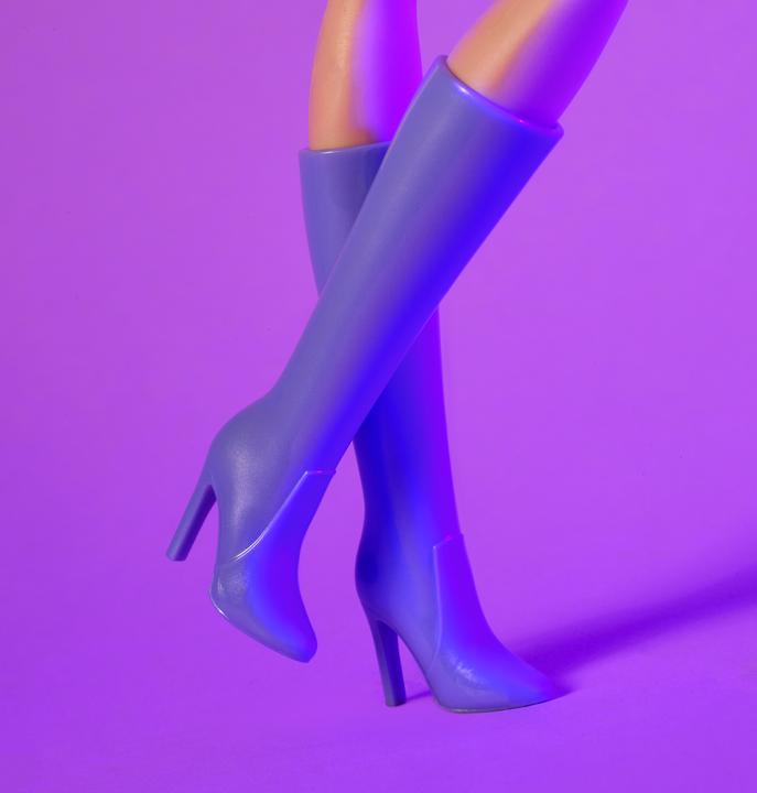 Actual product image Barbie Signature Looks - Lilac Dress Red Hair