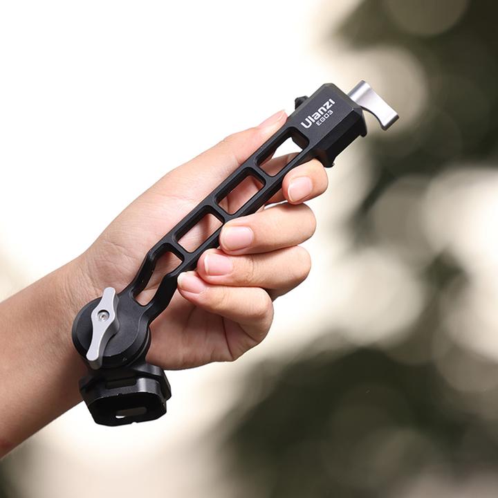 Image du produit Ulanzi EG03 Claw Quick Release Sling Handgrip For DJI RS 3/RS 3 Mini/RS 3 Pro/RS 2 Stabilisateur (Poignée Gimbal)
