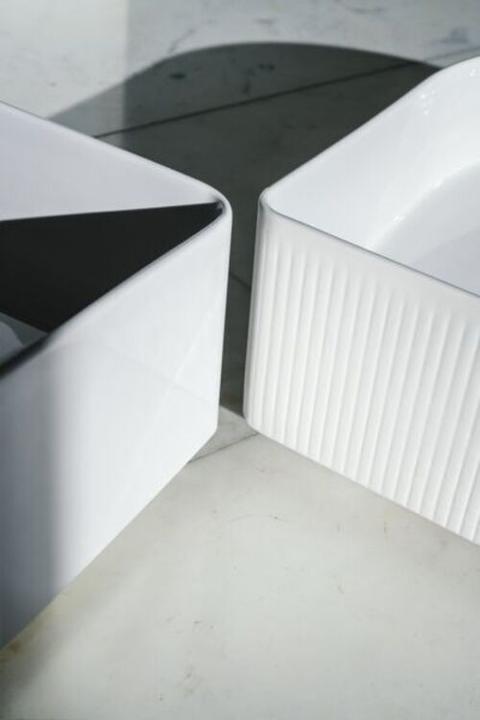 Immagine prodotto Laufen Lavabo Running Sonar, senza foro per rubinetto, senza sfioratore, 340x340mm, incl. coperchio in cera (450 mm, 167 mm)