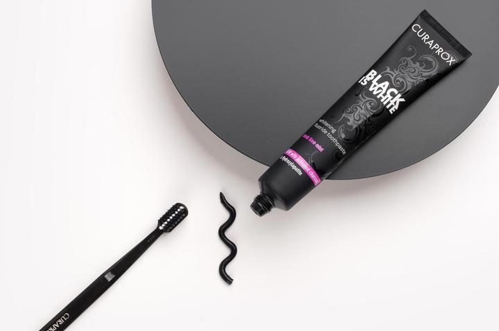 Image du produit Curaprox Le noir est blanc (90 ml)