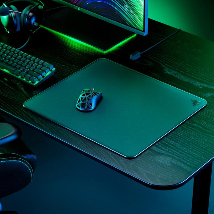 Actual product image Razer Atlas (L)