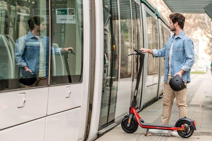 Immagine prodotto Segway-Ninebot eKickscooter D18E (25 km/h, 18 km, 250 W)