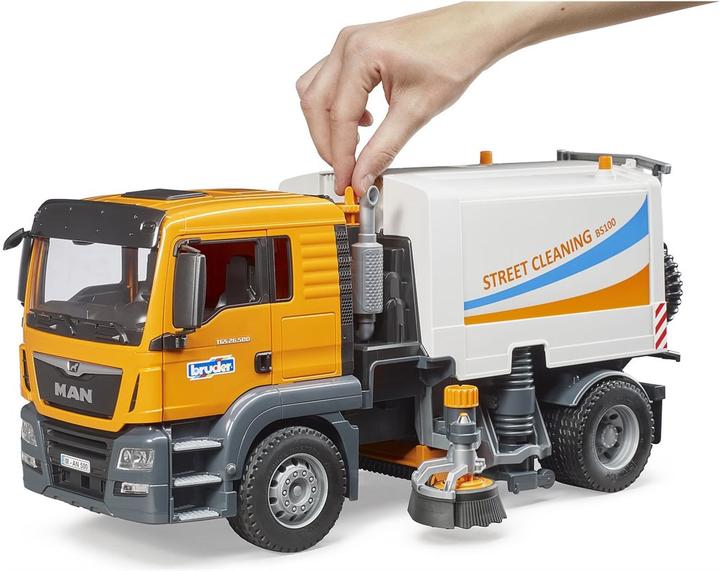 Actual product image Bruder MAN TGS Lkw