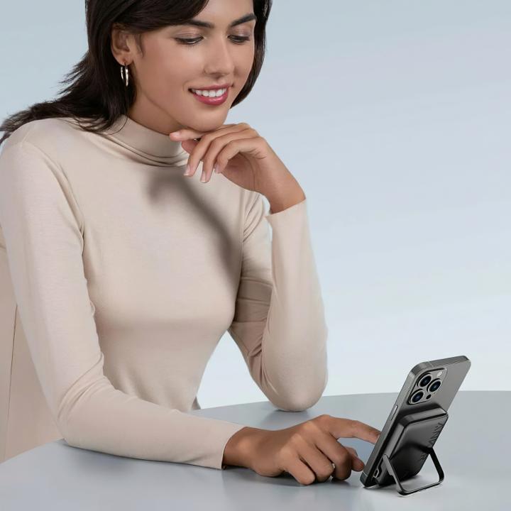 Image du produit Anker 322magGo banque d'alimentation magnétique sans fil 5000mAh 7,5W avec support noir (5000 mAh, 12 W, 18.50 Wh)
