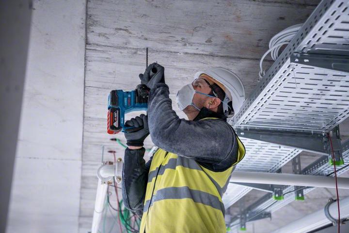 Actual product image Bosch Professional Cordless rotary hammer with SDS plus GBH 18V-22, L-BOXX (Rechargeable battery operated)
