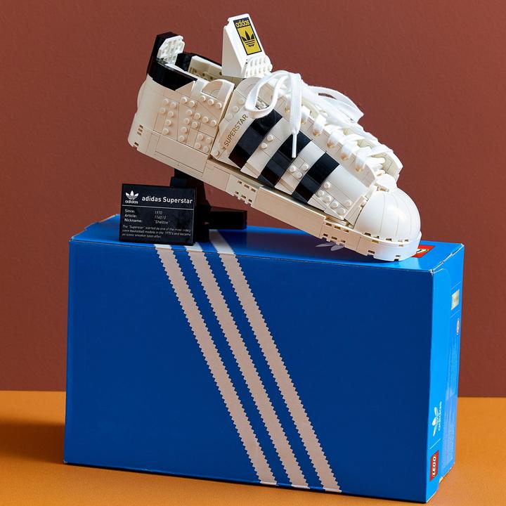 Actual product image LEGO Adidas Originals Superstar (10282, LEGO Icons)