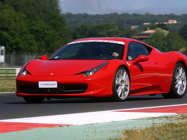 Actual product image Smartbox Adrenalin on the track of the Vairano Circuit: 2 laps at the wheel of a Ferrari F458 Italia (1 pers.)