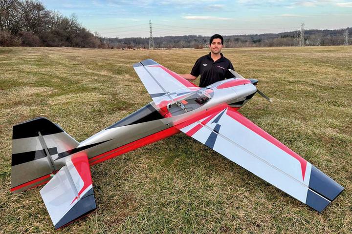 Produktbild Extremeflight-RC EXTRA NG 114" rot/silber ARF Kunstflugmodell