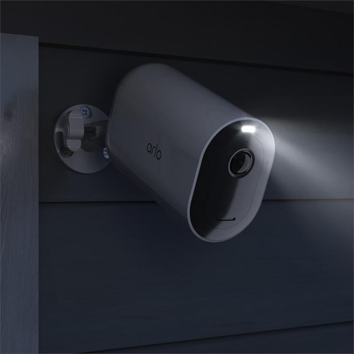 Actual product image Arlo Pro 4 XL Spotlight (2688 x 1520 pixels)