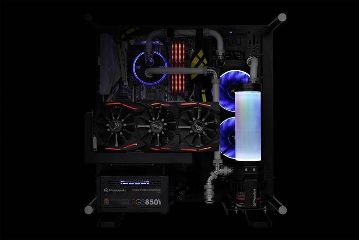 Immagine prodotto Thermaltake Vaso di espansione e pompa Pacific PR22-D5 Plus