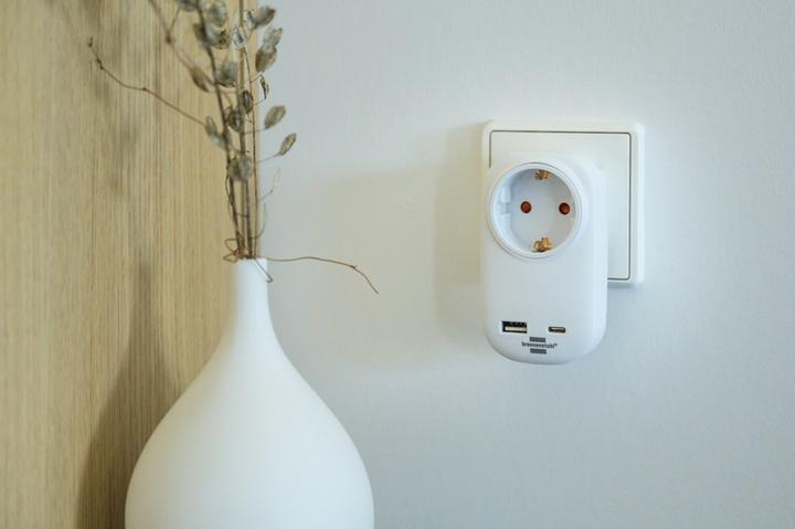 Produktbild Brennenstuhl Steckdosenadapter+ USB-Charger PD