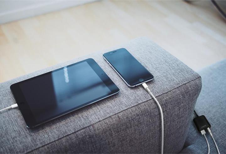 Image du produit LogiLink Fiche d'adaptation USB avec câble fixe (12 W)