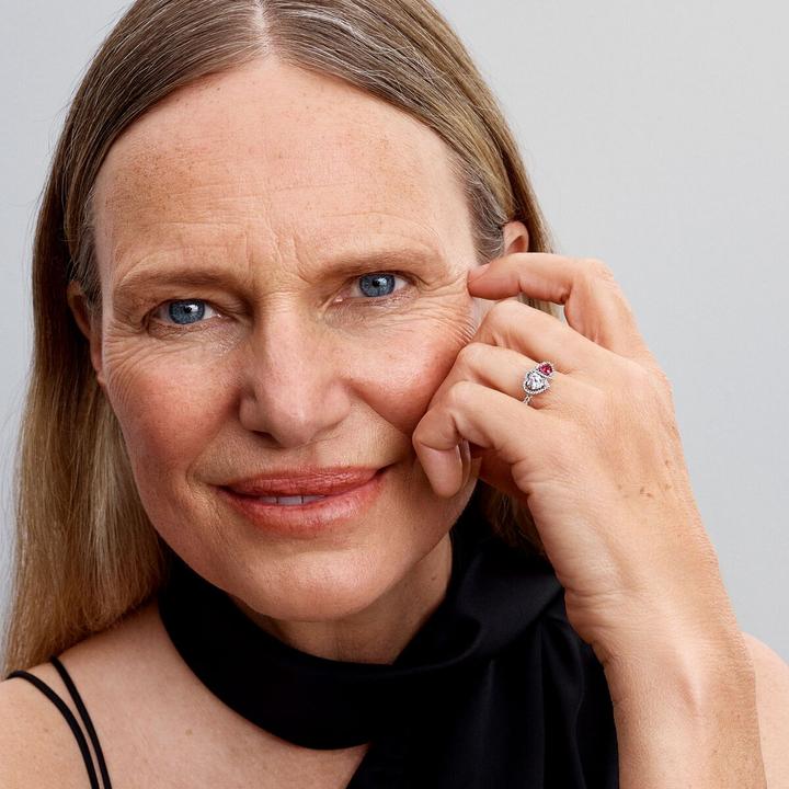 Produktbild Pandora Strahlenkranz Herzen Ring (60, 925 Silber)